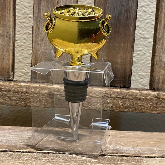 Halloween Witches Cauldron Wine Bottle Stopper, Cauldron Wine Bottle Stopper - Picture 1 of 16